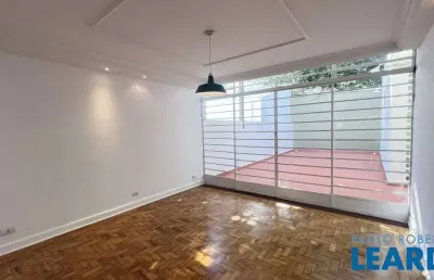Casa com 3 quartos para alugar na Vila Madalena, São Paulo 