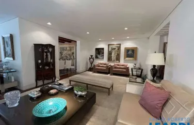 Casa com 4 quartos para alugar na Vila Madalena, São Paulo 