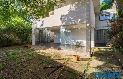 Casa com 4 quartos à venda na Vila Madalena, São Paulo 