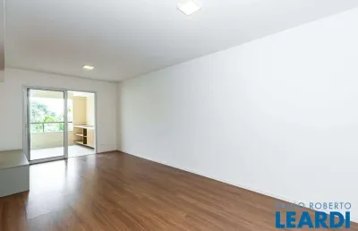 Apartamento com 3 quartos para alugar em Santo Amaro, São Paulo 