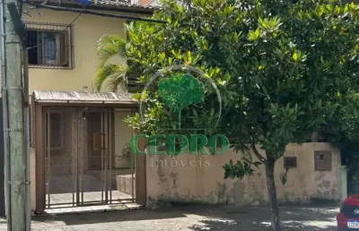Casa com 5 quartos à venda na rua barão de teffe, 260, menino deus, porto alegre por r$ 850.000