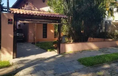 Sobrado de 264,10 m², com 03 dormitórios (sendo um deles uma suíte), para venda