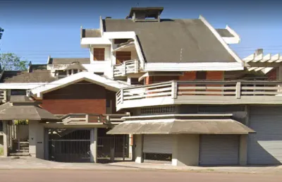 Casa de 1.100 m², com 06 dormitórios (sendo três deles suítes), para venda