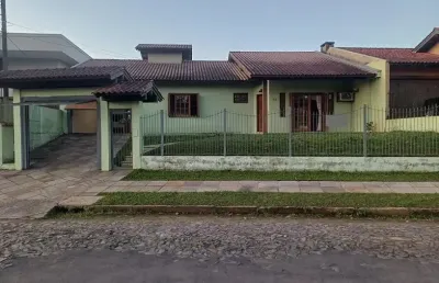 Casa comercial de 184 m², com 04 salas, com  para aluguel