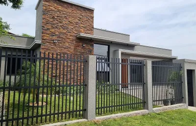 Casa de 160 m², com 03 dormitórios (sendo um deles uma suíte), para venda