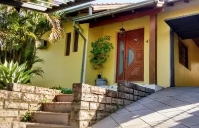 Casa de 137 m², com 03 dormitórios (sendo um deles uma suíte), para venda