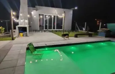 Imperdível casa à venda em passo de torres-sc, bairro miratorres: 2 quartos, 2 suítes, 1 sala, 2 banheiros, 1 vaga de garagem, 120m².