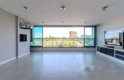 Apartamento com 3 quartos para alugar na rua primeiro de janeiro, 150, três figueiras, porto alegre por r$ 8.900