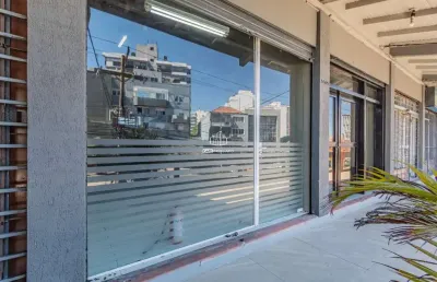 Ponto comercial para alugar na avenida protásio alves, 3579, petrópolis, porto alegre por r$ 2.500