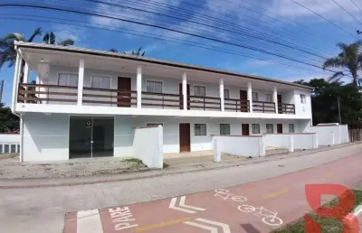 Excelente imóvel frente para avenida celso ramos (rua asfaltada) na praia de itapoá/sc