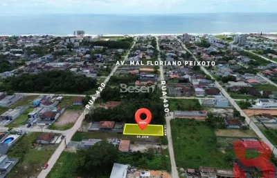 Excelente terreno limpo e aterrado com 390,00 m² pertinho da praia