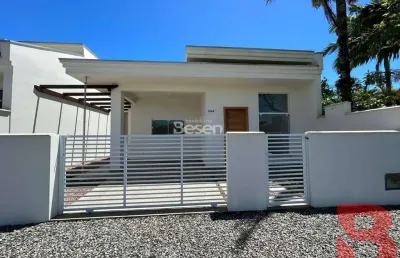 Unidade de de nº 02 em alvenaria, medindo 91,00m², contendo 03 quartos, no bairro barra do saí, balneário itapema do saí.