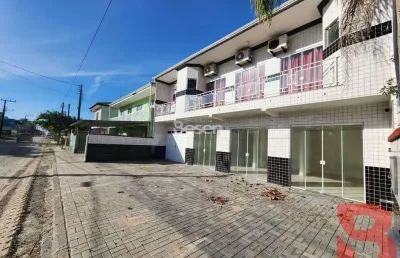 Sala comercial e 03 apartamentos a apenas 100,00m do mar e 2km do centro comercial em itapema do norte