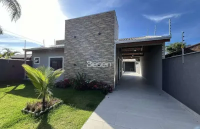Casa com piscina e móveis planejados pronta para morar!