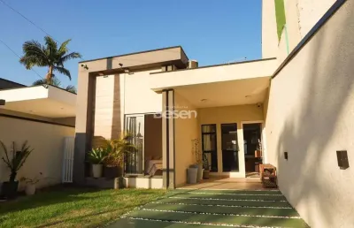 Casa à venda na Rua Ceará, 2257, Rainha do Mar, Itapoá