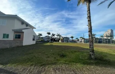 Lindo terreno limpo e aterrado dentro do condominio south beach na barra do saí