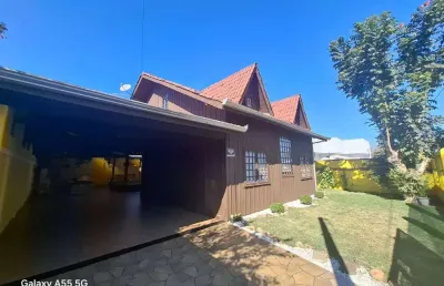 Casa espetacular na quadra do mar com piscina e área gourmet!