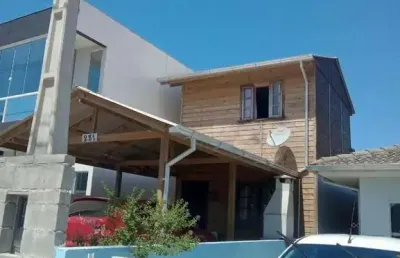 Casa à venda em florianópolis, são joão do rio vermelho, com 1 quarto, com 70 m²