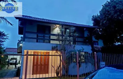 Casa à venda em florianópolis, são joão do rio vermelho, com 3 quartos, com 215 m²