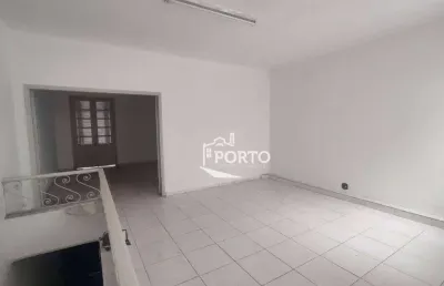 Casa comercial com 4 salas para alugar no Centro, Piracicaba 