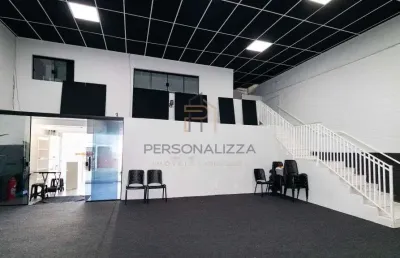 Galpao para locacao em vila santa terezinha, perto do centro de varzea paulista com 3 vagas de garagem frente pe direito alto