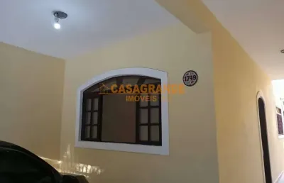 Casa com 04 quartos, 220mts no bosque dos eucaliptos