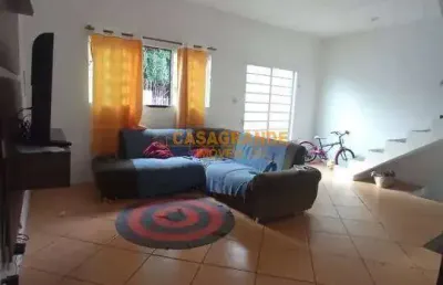 Casa com 03 quartos, 110m² no campos de são josé, sjc