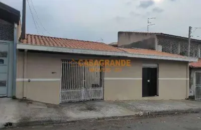 Casa com ponto comercial 02 quartos, 180m² no jardim imperial