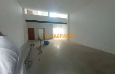 Galpão com mezanino com 110 m² construção em avenida no jardim santa julia