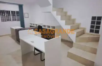 Casa sobrado com 3 quartos -conj. res. trinta e um de marco
