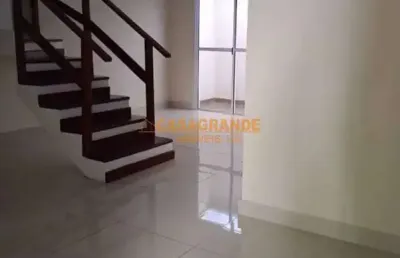Casa com 3 quartos em condomínio residencial canto dos ipês