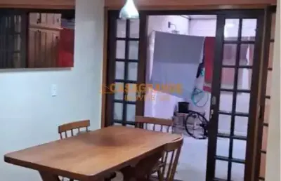 Casa com 3 quartos à venda no Parque dos Ipês, São José dos Campos 