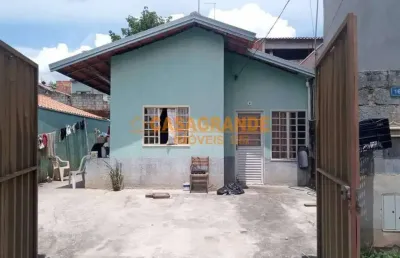 Casa com 02 quartos, no  pinheirinho dos palmares ii  sjc