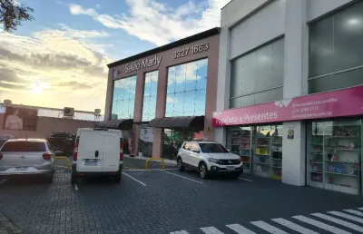 Sala comercial com 4 salas à venda na Avenida Brasília, 6476, Novo Mundo, Curitiba