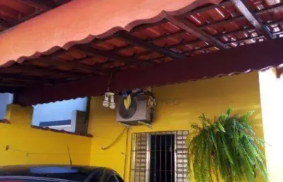 Casa de 78m² const, terreno 125m², 2 d, 2 v, 2 wc, na av jussara mongaguá. r$145.000,00 +parc