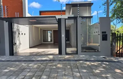Casa à venda na Rua Evaristo da Veiga, Zona 07, Maringá