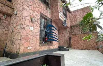 Vendo ou alugo casa situada na rua florida no bairro da graça, próximo a máxima infraestrutura de serviços