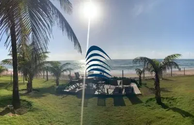 Casa duplex pé na areia em jauá  casa espetacular com 7 suítes, são 1200 m2 de área total cercada de mar e verde, pé na areia, em uma das melhores praias da bahia! porteira fechada