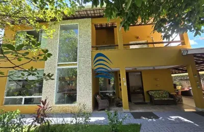 Casa em jaguaribe, aconchegante, 5/4 com duas suítes e mais uma dependência completa, 600m² de terreno, 420m de área construída, a 150 metros da praia