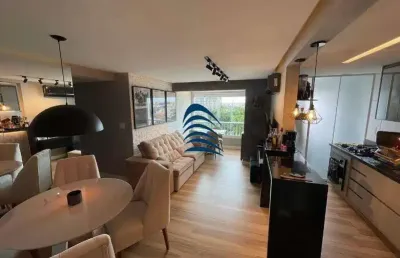 Excelente apartamento 2 quartos com suite, finamente decorado e reformado, nascente, com 71m².