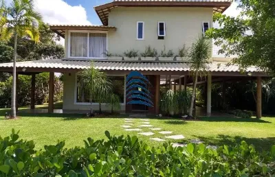 Excelente casa em itacimirim no condomínio quinta das lagoas com 5 suítes, 1.000 m2  de terreno, 500 m2 de área construída, espaço gourmet, churrasqueira, forno e piscina e 7 vagas