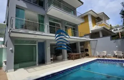 Luxuosa casa em alphaville i, com área gourmet, piscina privativa e sauna.
