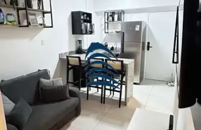 Quarto e sala com varanda no edifício blue barra, 36m², nascente, finamente decorado, armários, mobiliado, climatizado, porteira fechada.