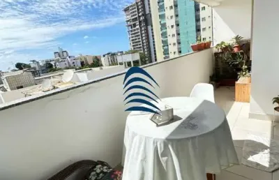 Costa azul  excelente quarto e sala, 52 m2, nascente, varanda, suíte, vista mar parcial, área de serviço conjugada com a cozinha, 01 vaga de garagem.