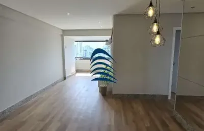 Excelente apartamento na centenario com dois quartos sendo um suíte, 63 m2, varanda integrada com fechamento em reike e tela de segurança, cozinha conta com armários e cooktop, ar condicionado em um d