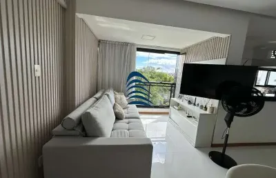 Apartamento  finamente decorado com planta original sendo 2/4 com dependência, a dependência foi revestida para ampliação da cozinha e área de serviço com 76m2, porcelanat