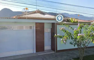 Apartamentovenda possui 200m2, com 3 quartos, edicula e piscina