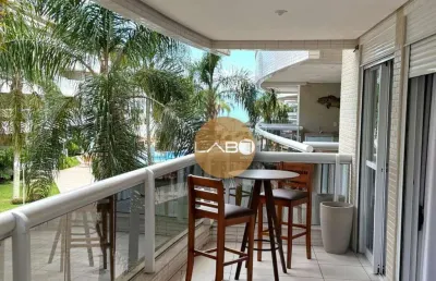 Apartamento 3 dormitórios sendo 3 suítes pé na areia com vista mar.