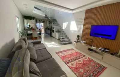 Casa em condomínio fechado com 3 quartos à venda no Glória, Joinville 