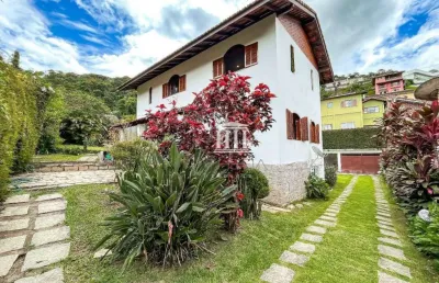 Casa com 4 dormitórios à venda, 187 m² por r$ 940.000,00 - golfe - teresópolis/rj
